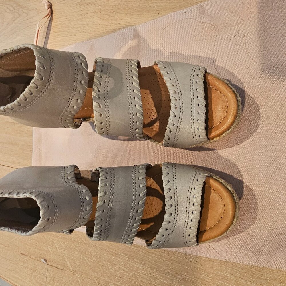 Barely Worn Corso Como Platform Heel - image 2